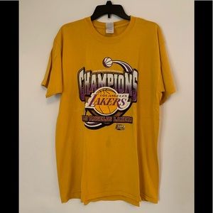 LA Lakers 2002 NBA playoff tee
